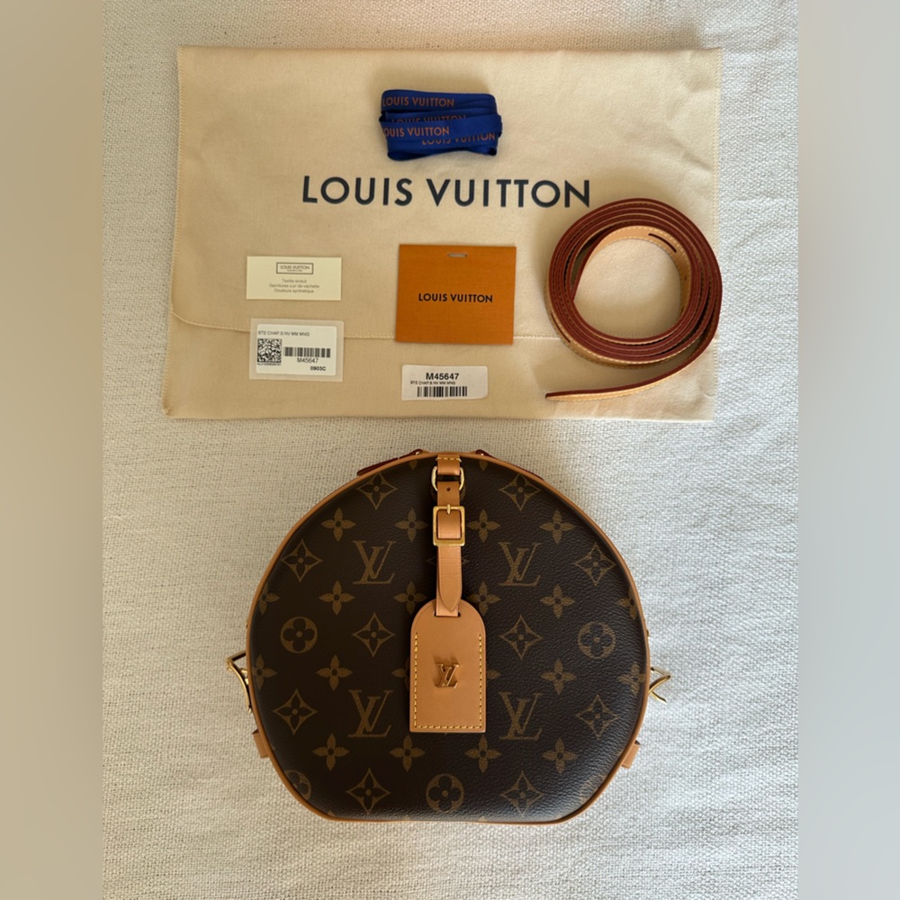 Louis Vuitton Boite Chapeau Souple MM in monogram canvas